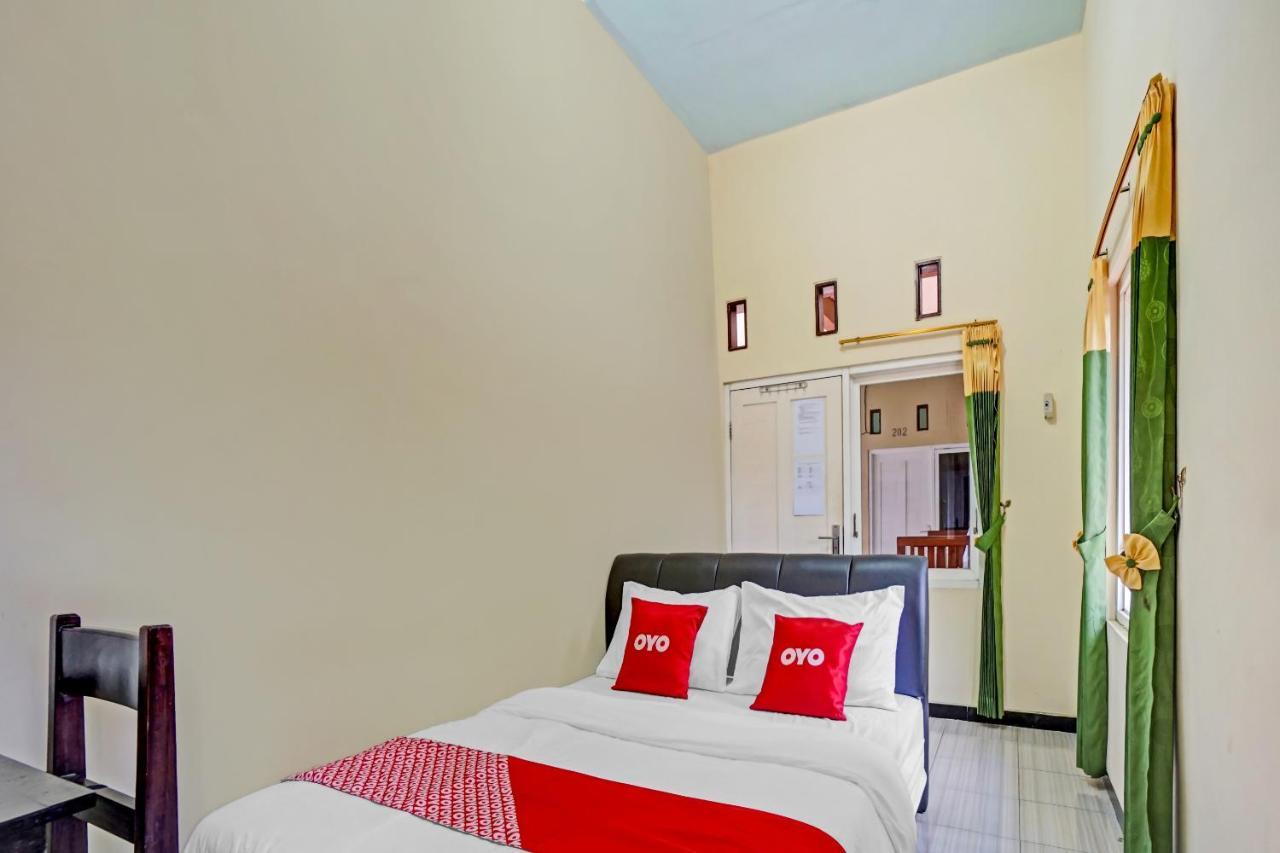 Oyo 3298 Bromo Guest House Family Malang Zewnętrze zdjęcie