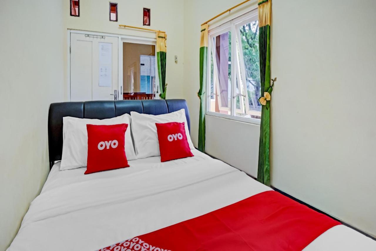 Oyo 3298 Bromo Guest House Family Malang Zewnętrze zdjęcie