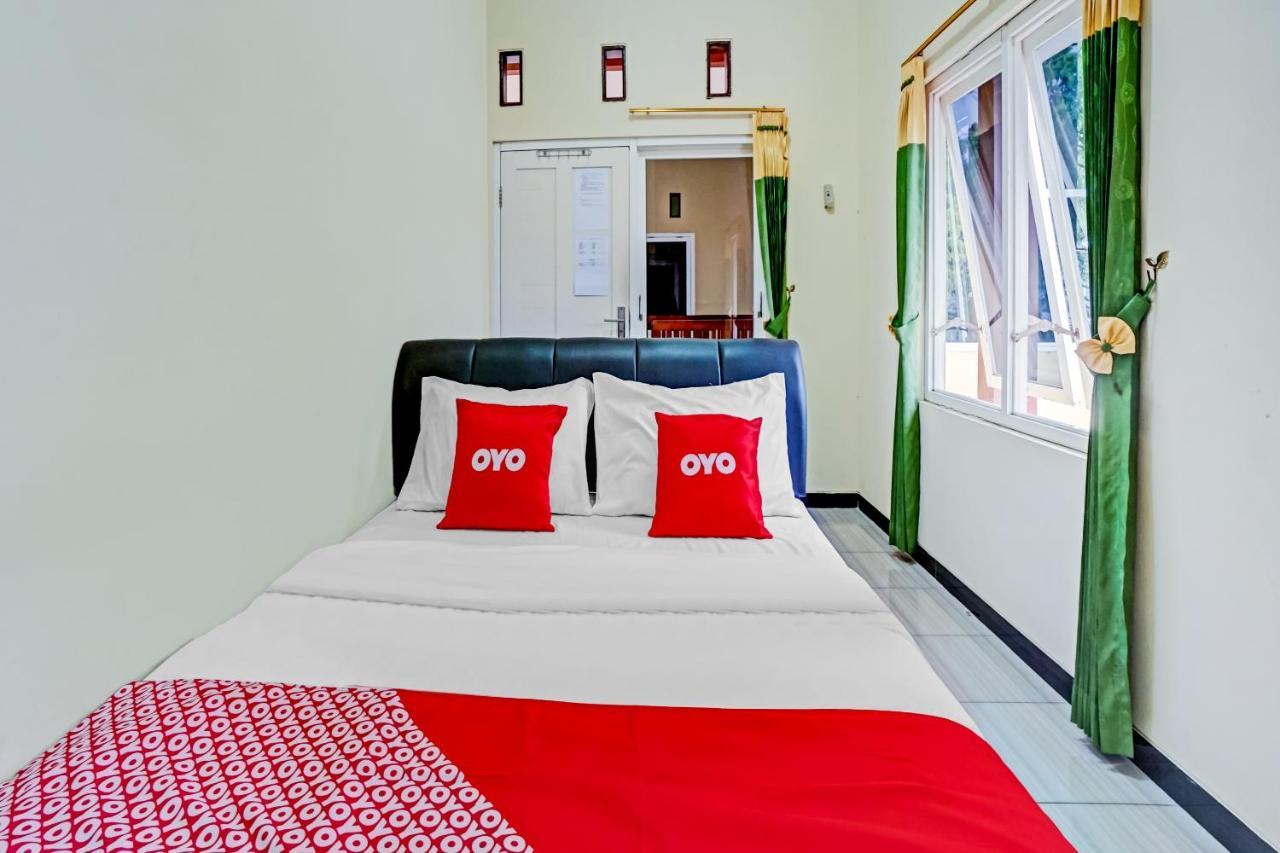 Oyo 3298 Bromo Guest House Family Malang Zewnętrze zdjęcie